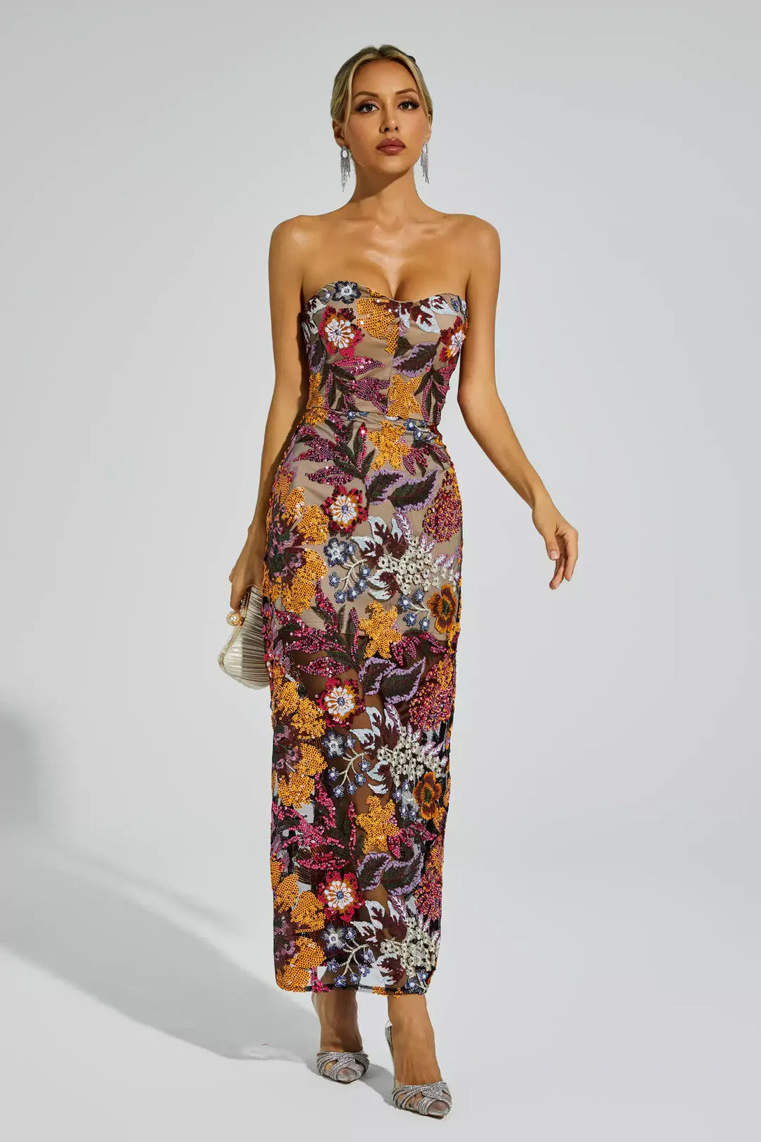 Maxi dress with red floral embroidery